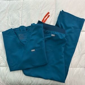 Figs Scrubs Technical Collection. Catarina top, Livingston pants. Alps Blue XL